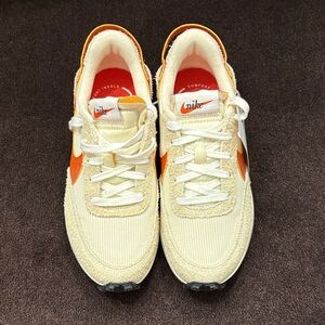 Nike sneakers size 7